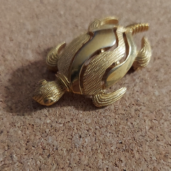 Crown Trifari Jewelry - Vintage Crown Trifari Sea Turtle Brooch